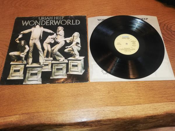 Uriah Heep Wonderworld 1974 Bronze 87931 XOT Deutsche Pressung VG+/VG-(Cover geklebt)